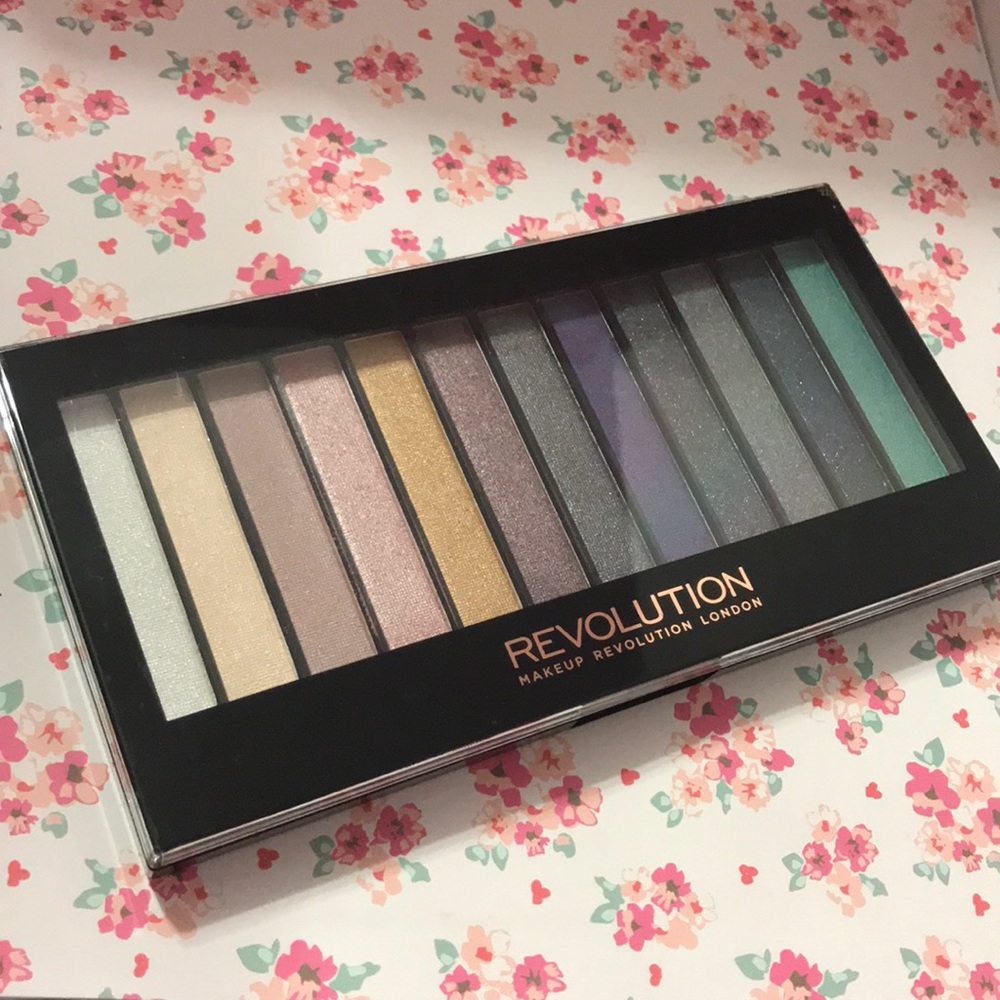 Makeup Revolution Essential Day to Night Palette